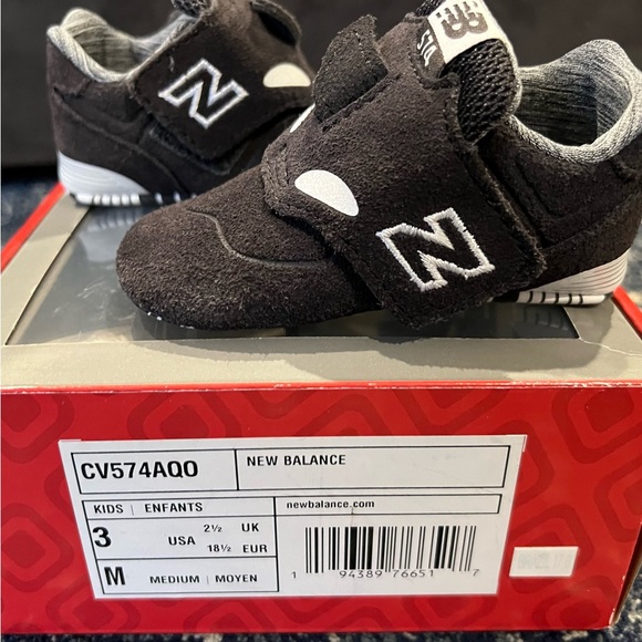 NWT New Balance 574 baby crib sneaker- 3M (6-9 months) - Picture 1 of 11